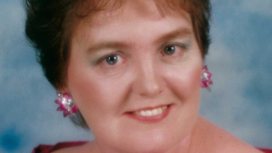 Kim (Nicholson) Walsh