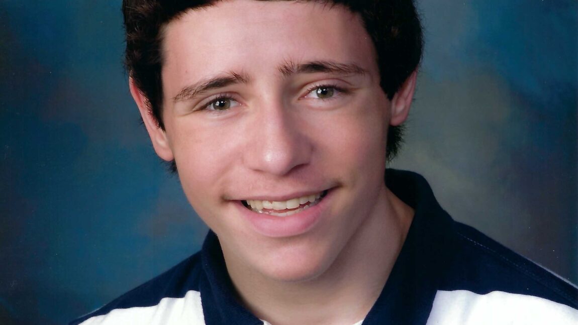 Eric Robert Brolin, 29