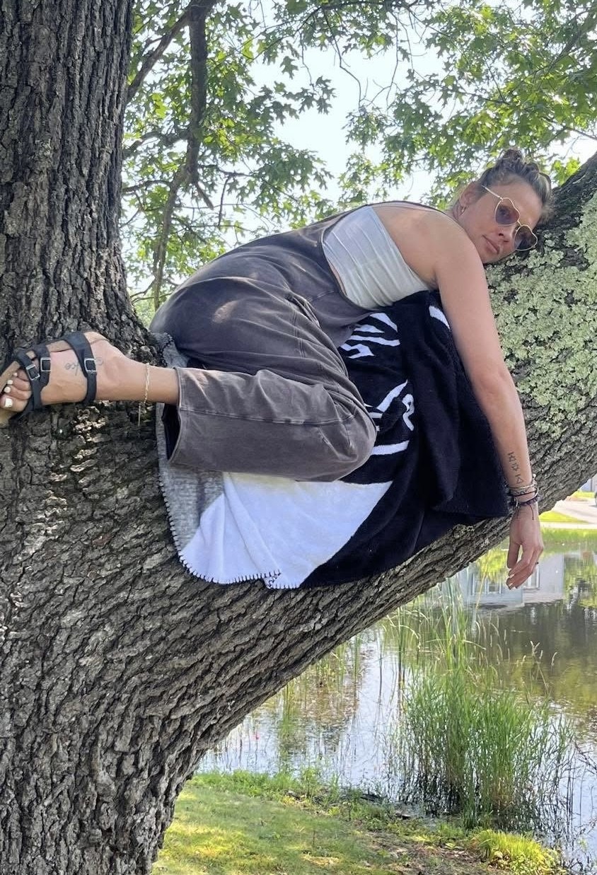 Alicia F. Leonardi, 42