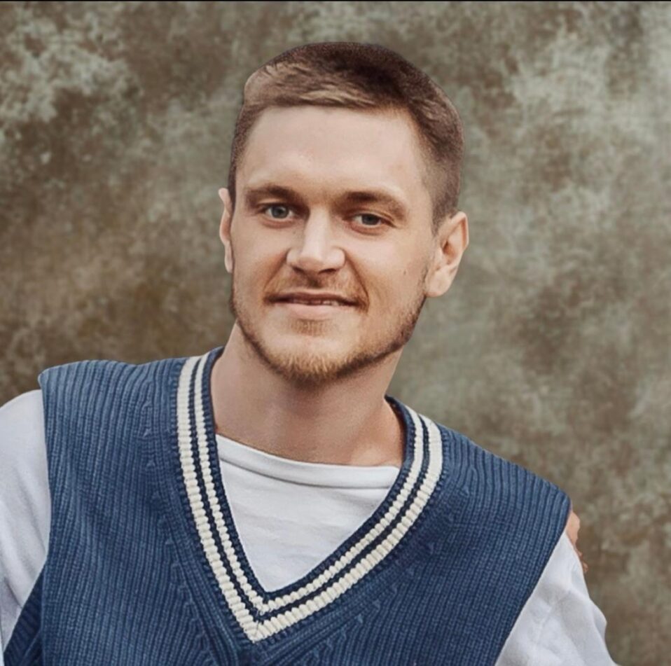 Shane B. MacLeod, 34