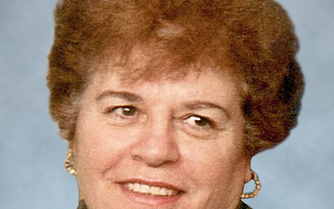 Niki Manjounes
