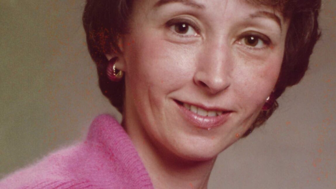 Donna L. (Hollingsworth) DeCicco