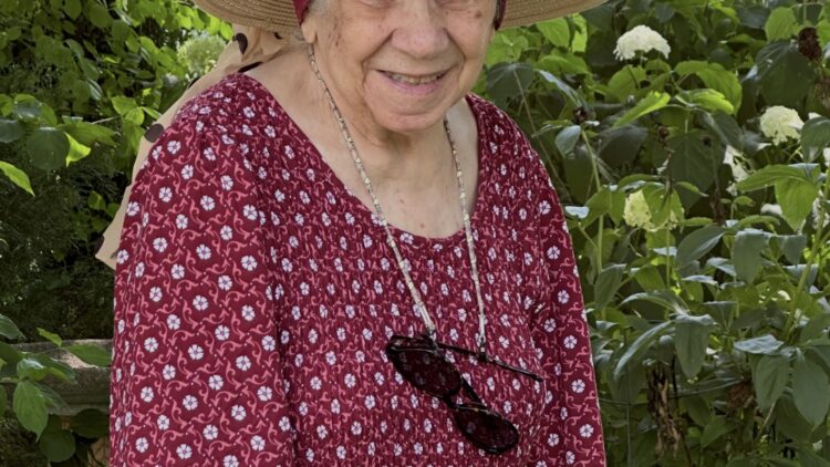 Elsa Catalina Montero, 90